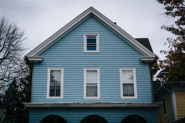 Signs You Need Siding Replacement in the Twin Cities