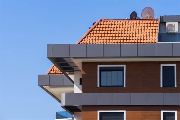 Essential Commercial Roof Maintenance Tips for Business Owners